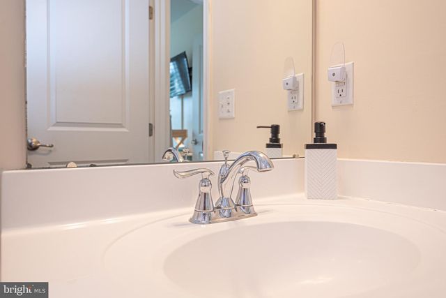 33186 OGRE DR, Ocean View, DE 19970