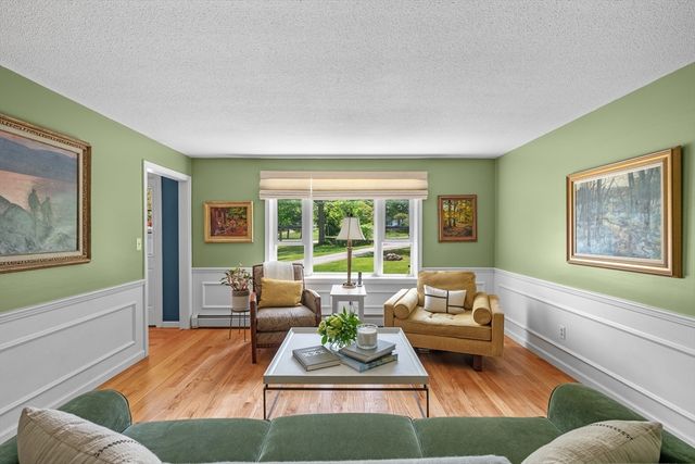 93 High St, Chelmsford, MA 01824