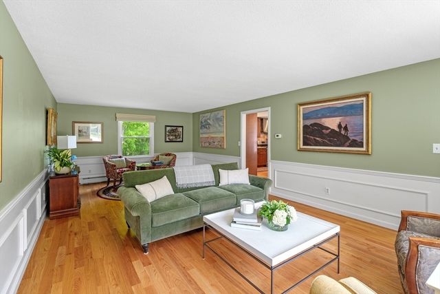 93 High St, Chelmsford, MA 01824