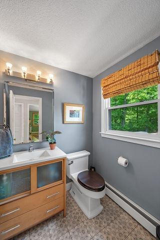93 High St, Chelmsford, MA 01824