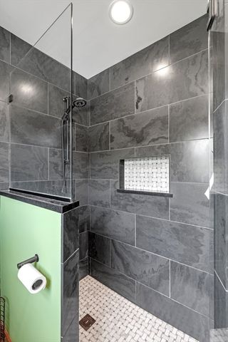 93 High St, Chelmsford, MA 01824