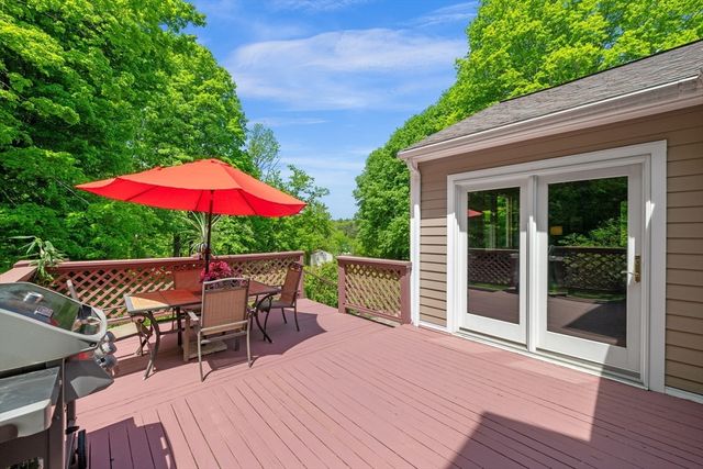 93 High St, Chelmsford, MA 01824