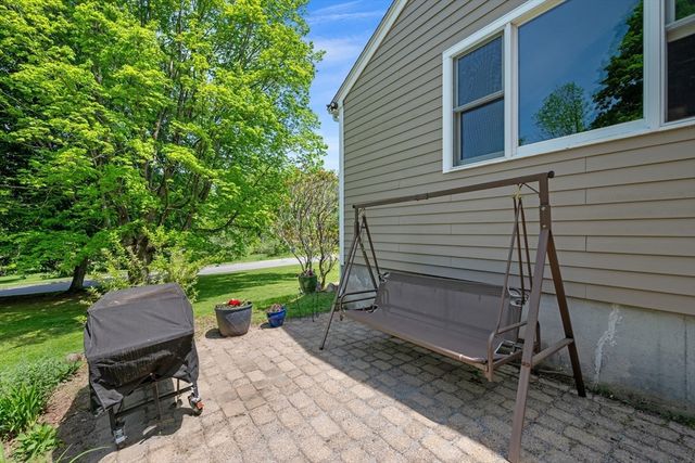 93 High St, Chelmsford, MA 01824