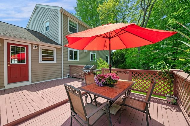 93 High St, Chelmsford, MA 01824