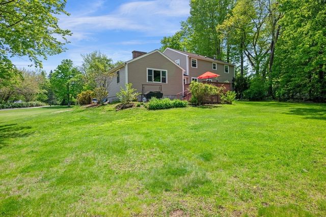 93 High St, Chelmsford, MA 01824