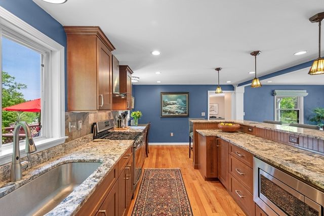 93 High St, Chelmsford, MA 01824