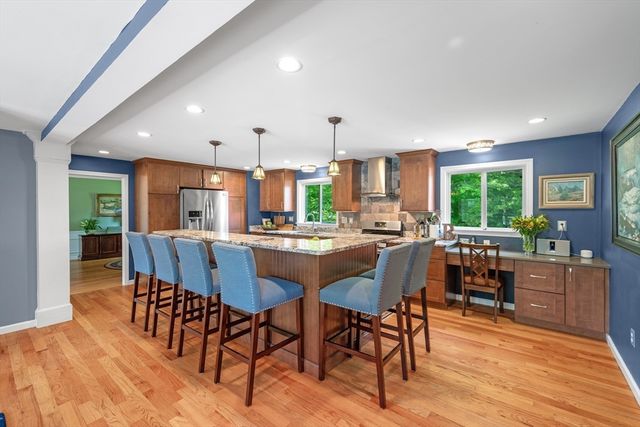 93 High St, Chelmsford, MA 01824