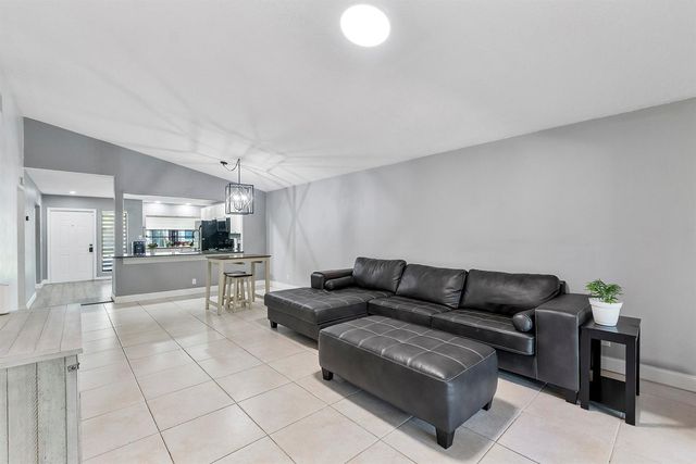 4148 Palm Forest Drive S, Delray Beach, FL 33445