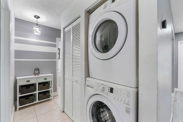 4148 Palm Forest Drive S, Delray Beach, FL 33445
