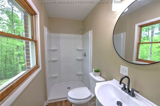 946 S Walnut Street, St Albans, WV 25177