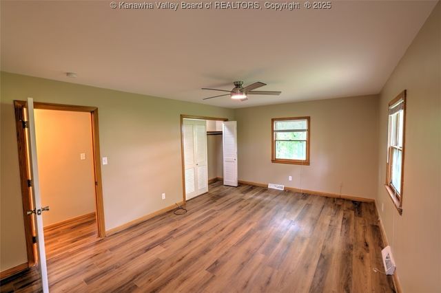 946 S Walnut Street, St Albans, WV 25177