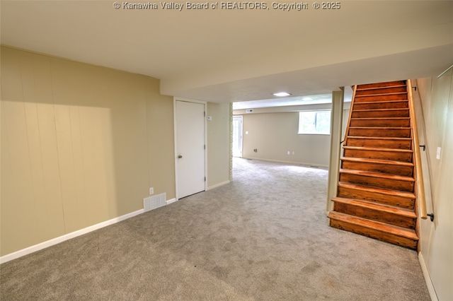 946 S Walnut Street, St Albans, WV 25177