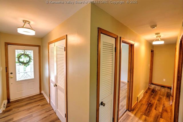 946 S Walnut Street, St Albans, WV 25177