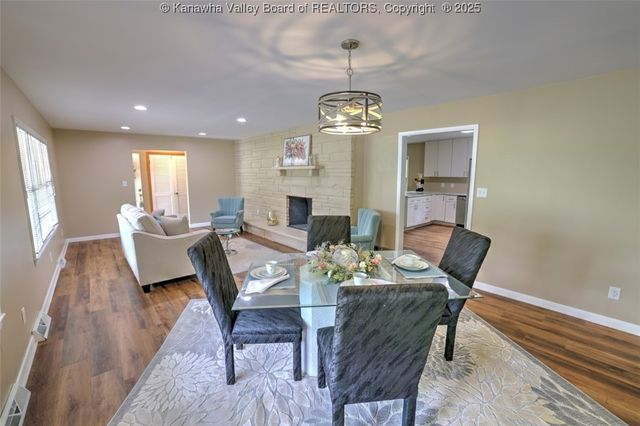 946 S Walnut Street, St Albans, WV 25177