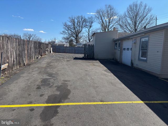2801 BURLINGTON AVE, Delanco, NJ 08075