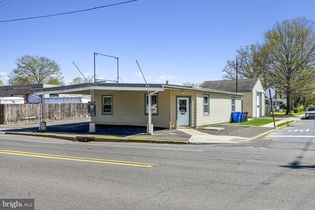 2801 BURLINGTON AVE, Delanco, NJ 08075