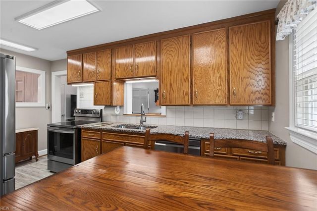 1200 Country Club RD, Newport News, VA 23606