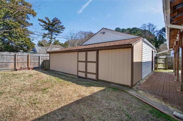 1200 Country Club RD, Newport News, VA 23606