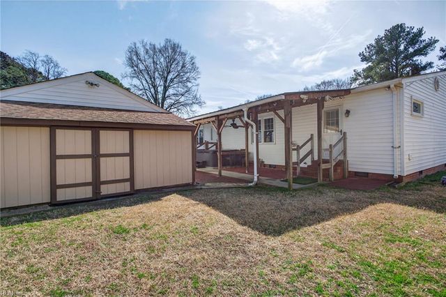 1200 Country Club RD, Newport News, VA 23606