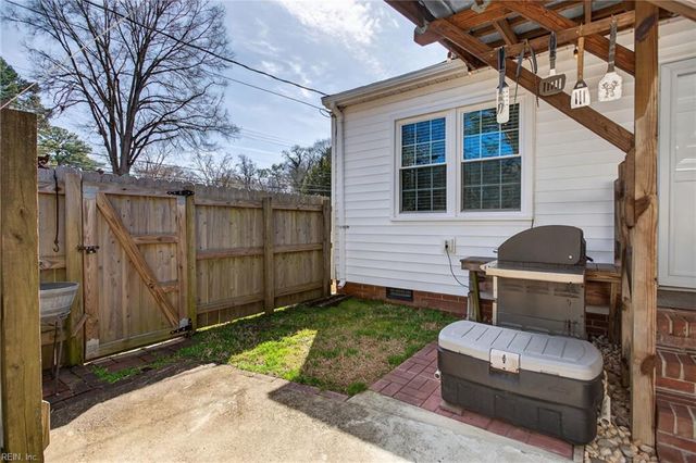 1200 Country Club RD, Newport News, VA 23606