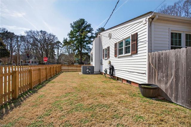 1200 Country Club RD, Newport News, VA 23606