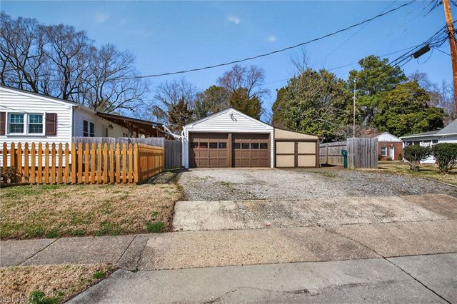 1200 Country Club RD, Newport News, VA 23606