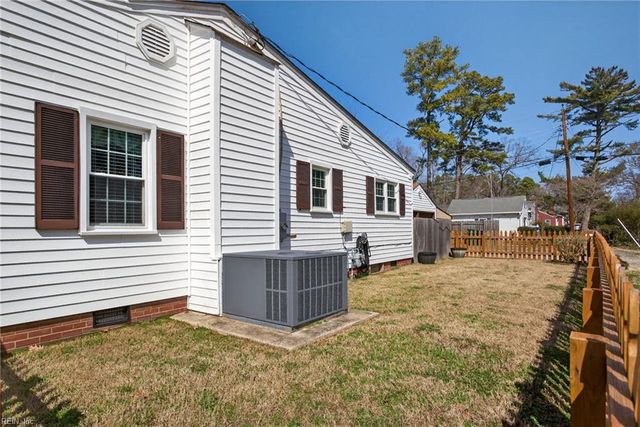 1200 Country Club RD, Newport News, VA 23606