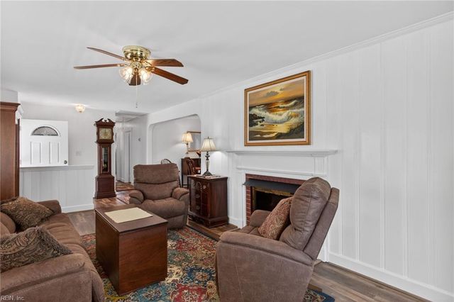 1200 Country Club RD, Newport News, VA 23606