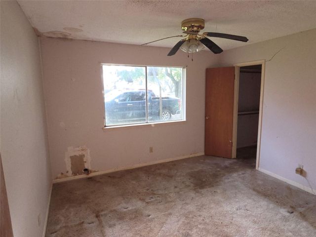 16379 Havenpark Drive, Houston, TX 77059