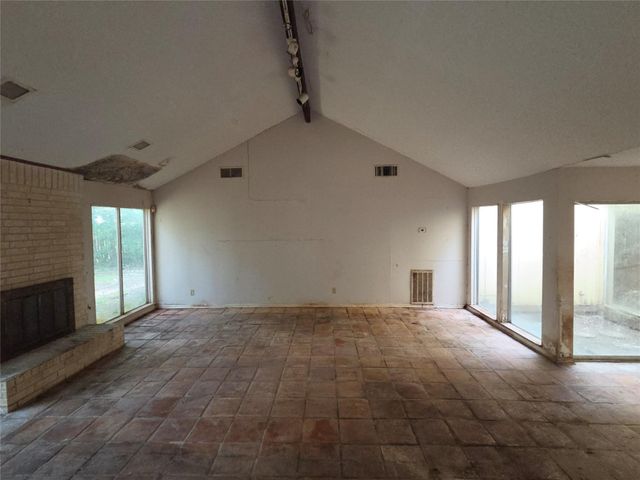 16379 Havenpark Drive, Houston, TX 77059