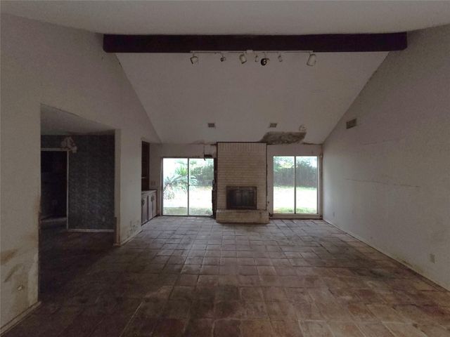 16379 Havenpark Drive, Houston, TX 77059