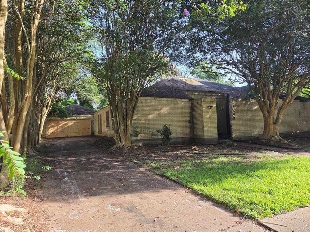 16379 Havenpark Drive, Houston, TX 77059