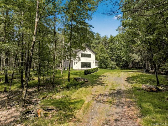 640 Acorn Hill Road, Olivebridge, NY 12461