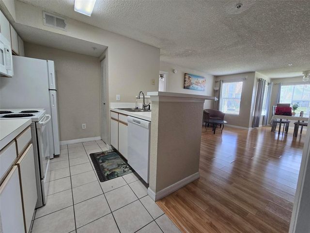 2201 KEY WEST COURT 318, Kissimmee, FL 34741