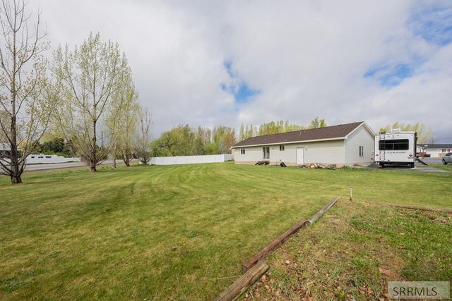4020 Gateway Circle, Ammon, ID 83406