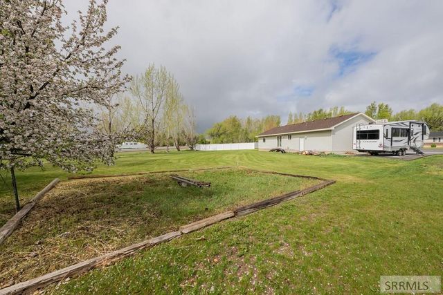 4020 Gateway Circle, Ammon, ID 83406