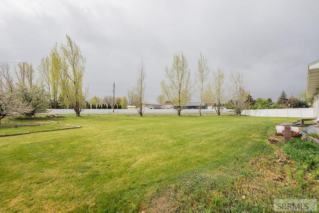 4020 Gateway Circle, Ammon, ID 83406