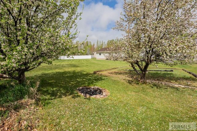 4020 Gateway Circle, Ammon, ID 83406