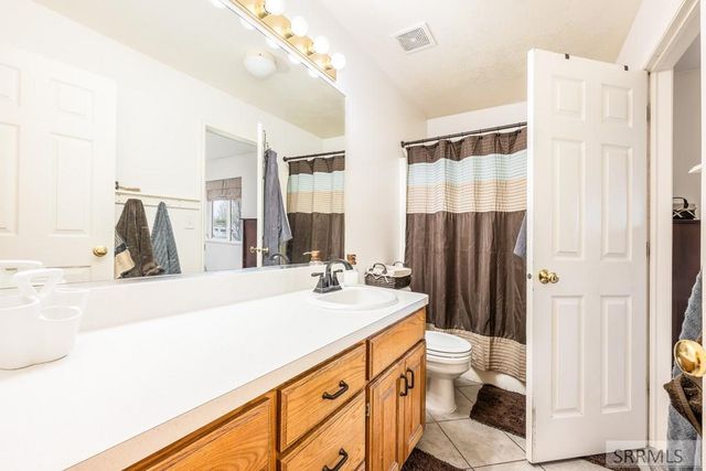 4020 Gateway Circle, Ammon, ID 83406