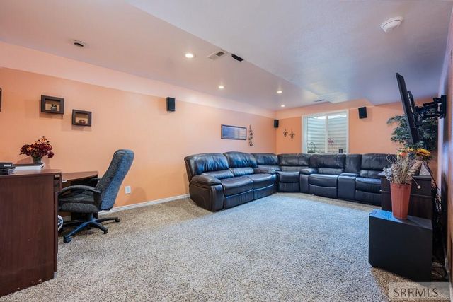 4020 Gateway Circle, Ammon, ID 83406