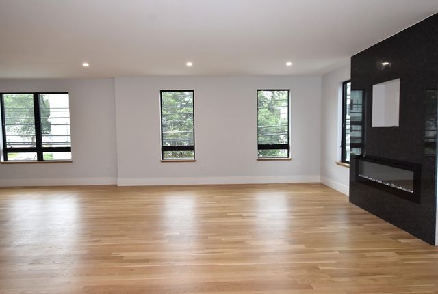 316 School St 1, Waltham, MA 02451
