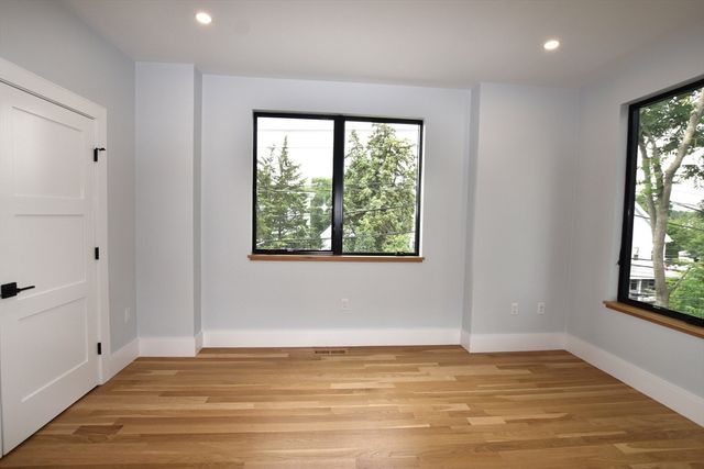 316 School St 1, Waltham, MA 02451