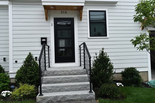 316 School St 1, Waltham, MA 02451