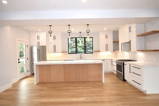 316 School St 1, Waltham, MA 02451
