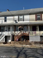 304 MAPLE ST, Manchester, PA 17345