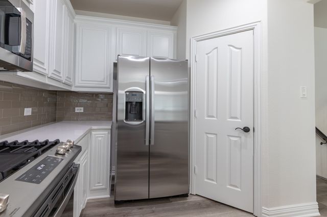 2645 Villa Di Lago 4, Grand Prairie, TX 75054