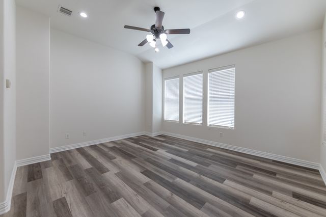 2645 Villa Di Lago 4, Grand Prairie, TX 75054