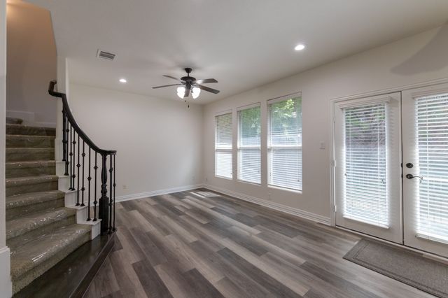 2645 Villa Di Lago 4, Grand Prairie, TX 75054