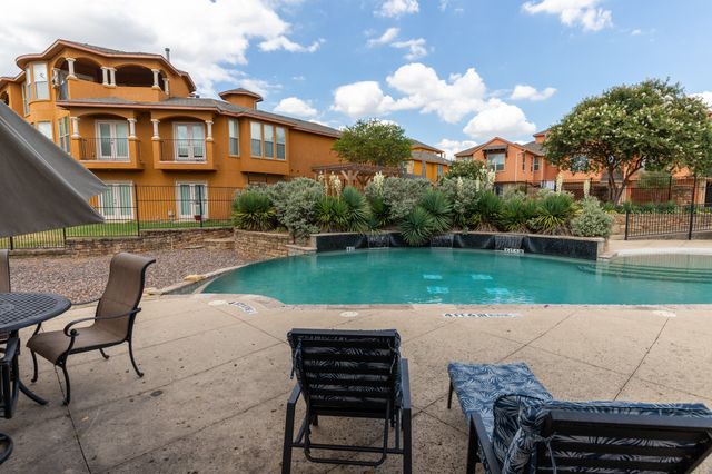 2645 Villa Di Lago 4, Grand Prairie, TX 75054