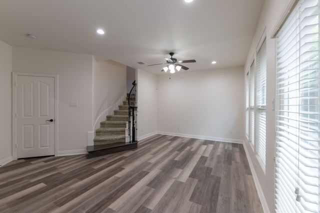 2645 Villa Di Lago 4, Grand Prairie, TX 75054